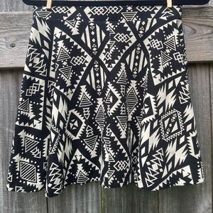 PINK Victoria's Secret Black and Cream Tribal A-Line Skirt Size M